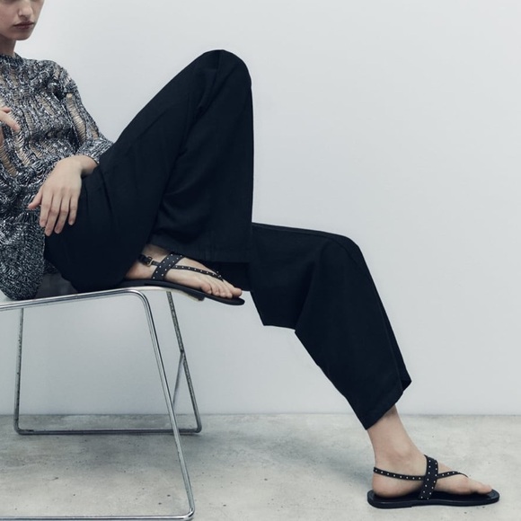 Zara - Studded Flat Leather Sandals - Size 8 (EU 39) - color: black/gold - Picture 5 of 5